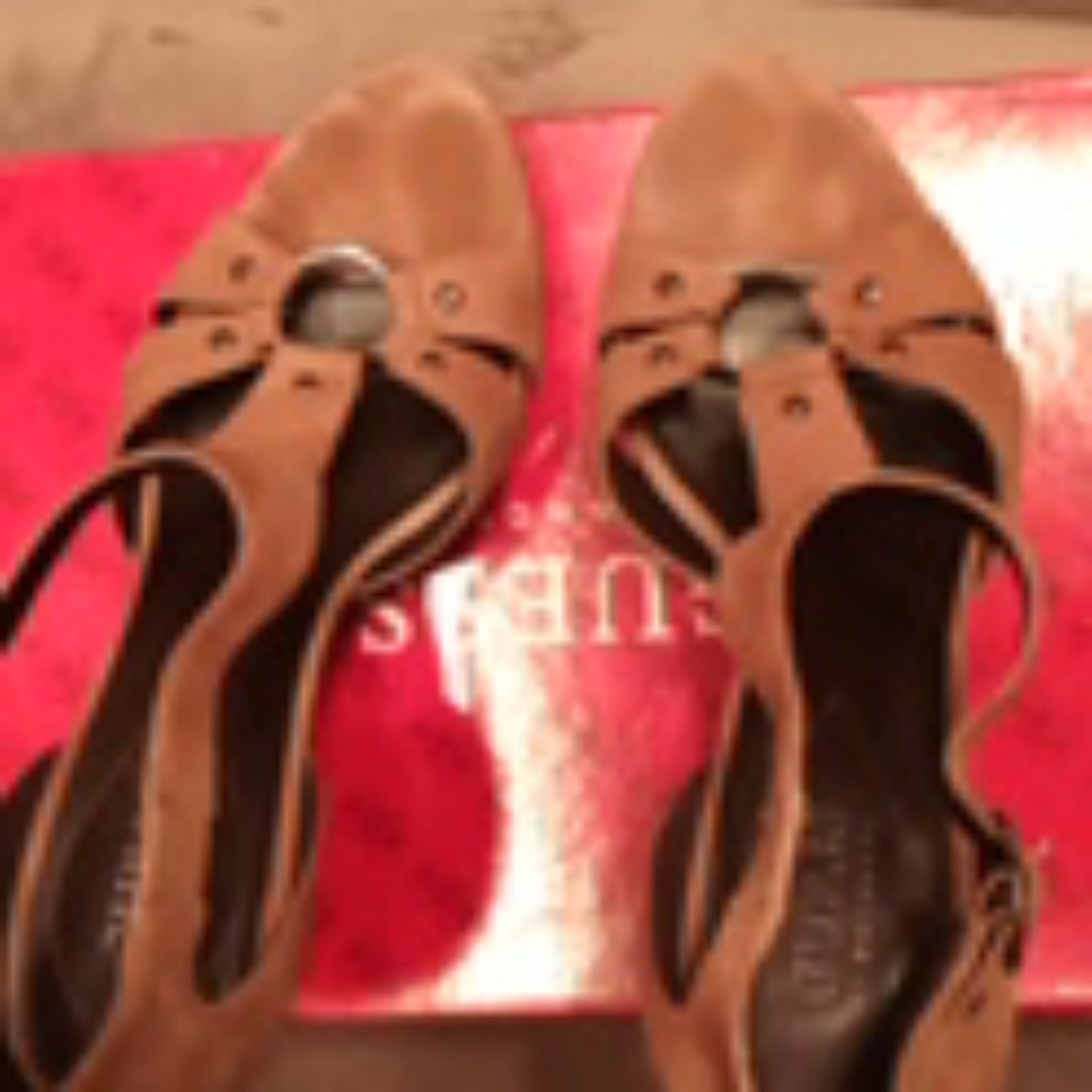 Shoes - Picture 2 of 6